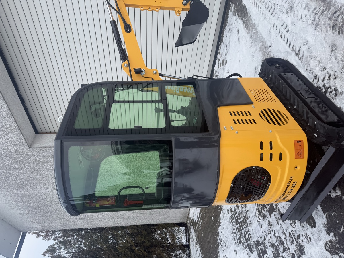 Minikoparka GR12 z kabiną - zdjęcie 10