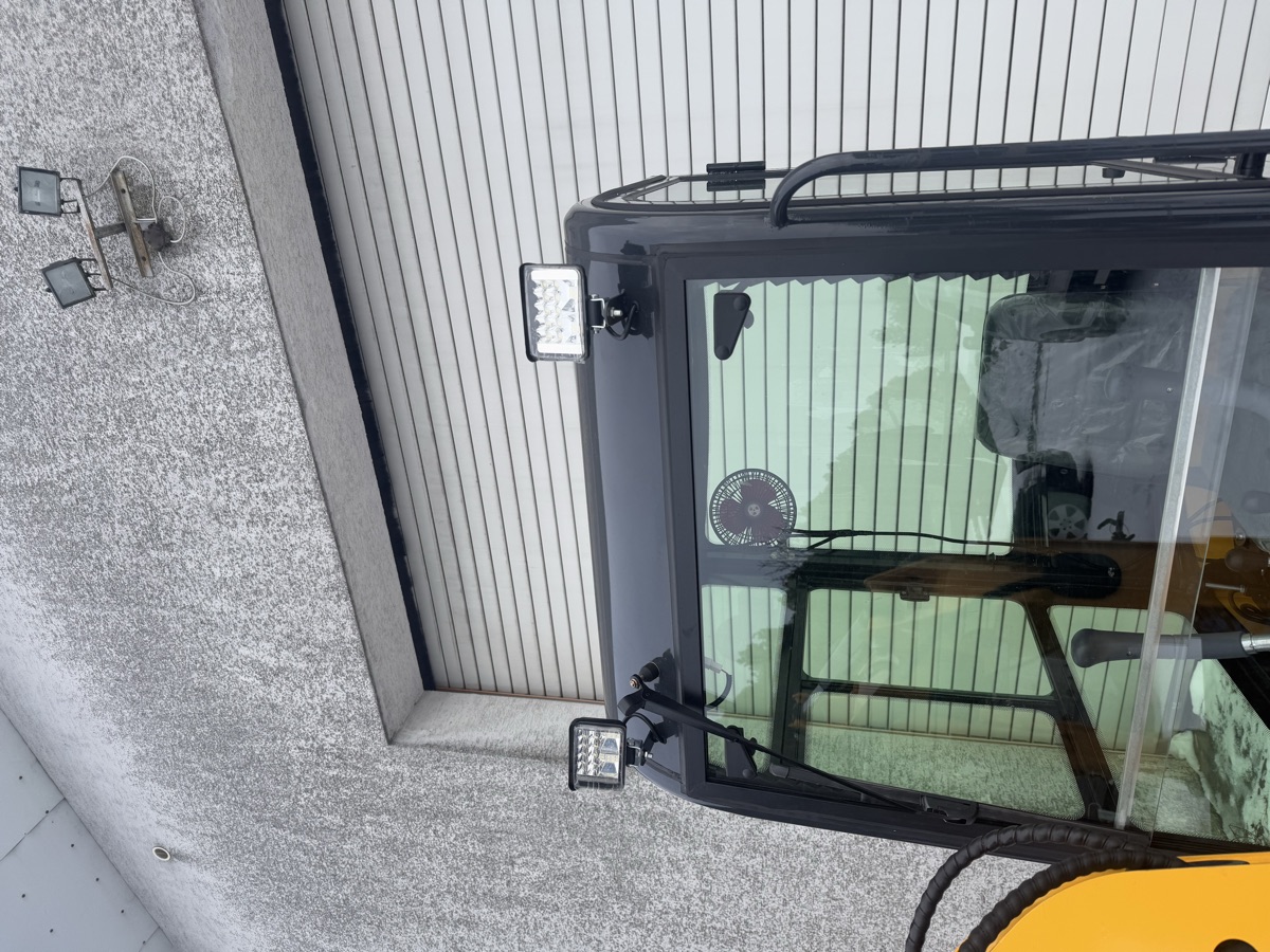 Minikoparka GR12 z kabiną - zdjęcie 11