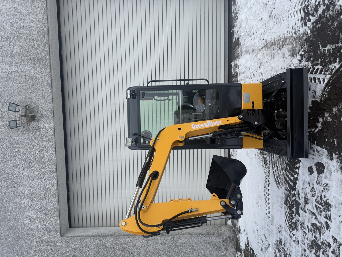 Minikoparka GR12 z kabiną - zdjęcie 3