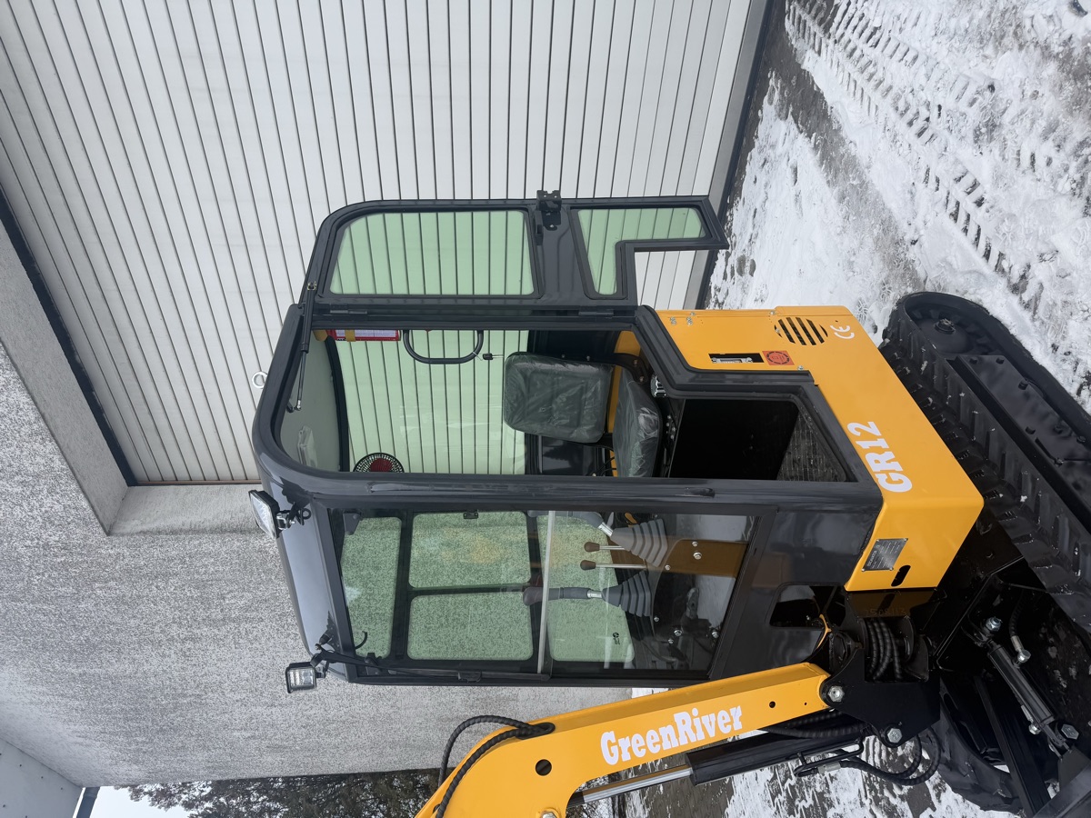 Minikoparka GR12 z kabiną - zdjęcie 5